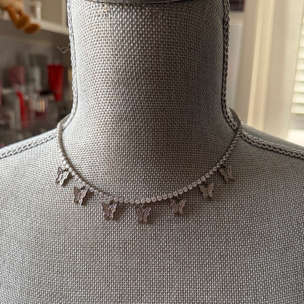 Dazzling Silver Necklace with Delicate Butterfly Charms